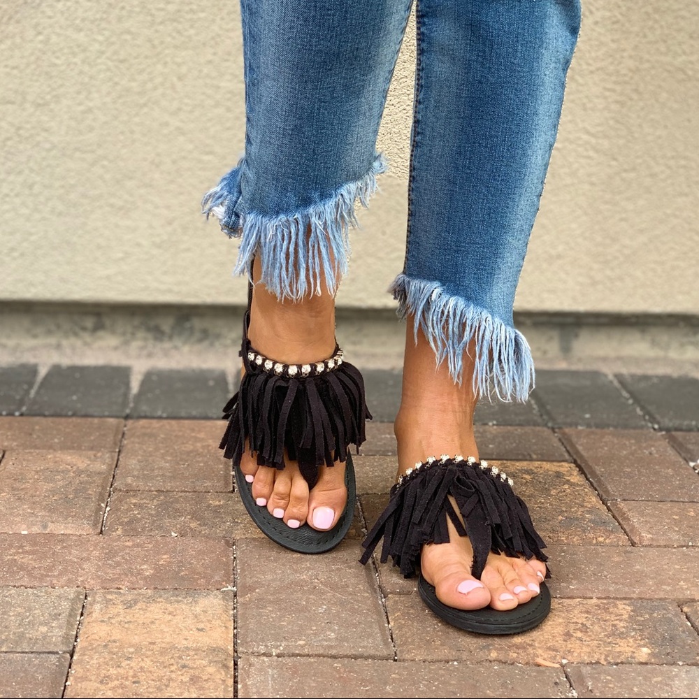 NIB Fringe Crystal Embellished Flat Thong Sandals - Picture 4 of 6